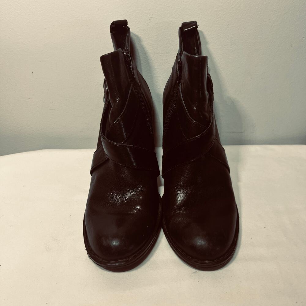 Born Boots Shola Black Leather Harness Strap Zip Ankle Stacked Heel Booties 9M - Picture 3 of 8